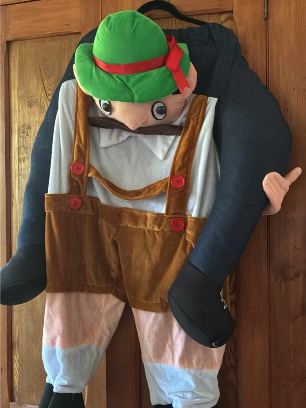 Green-Accented Oktoberfest Costume with Brown Lederhosen